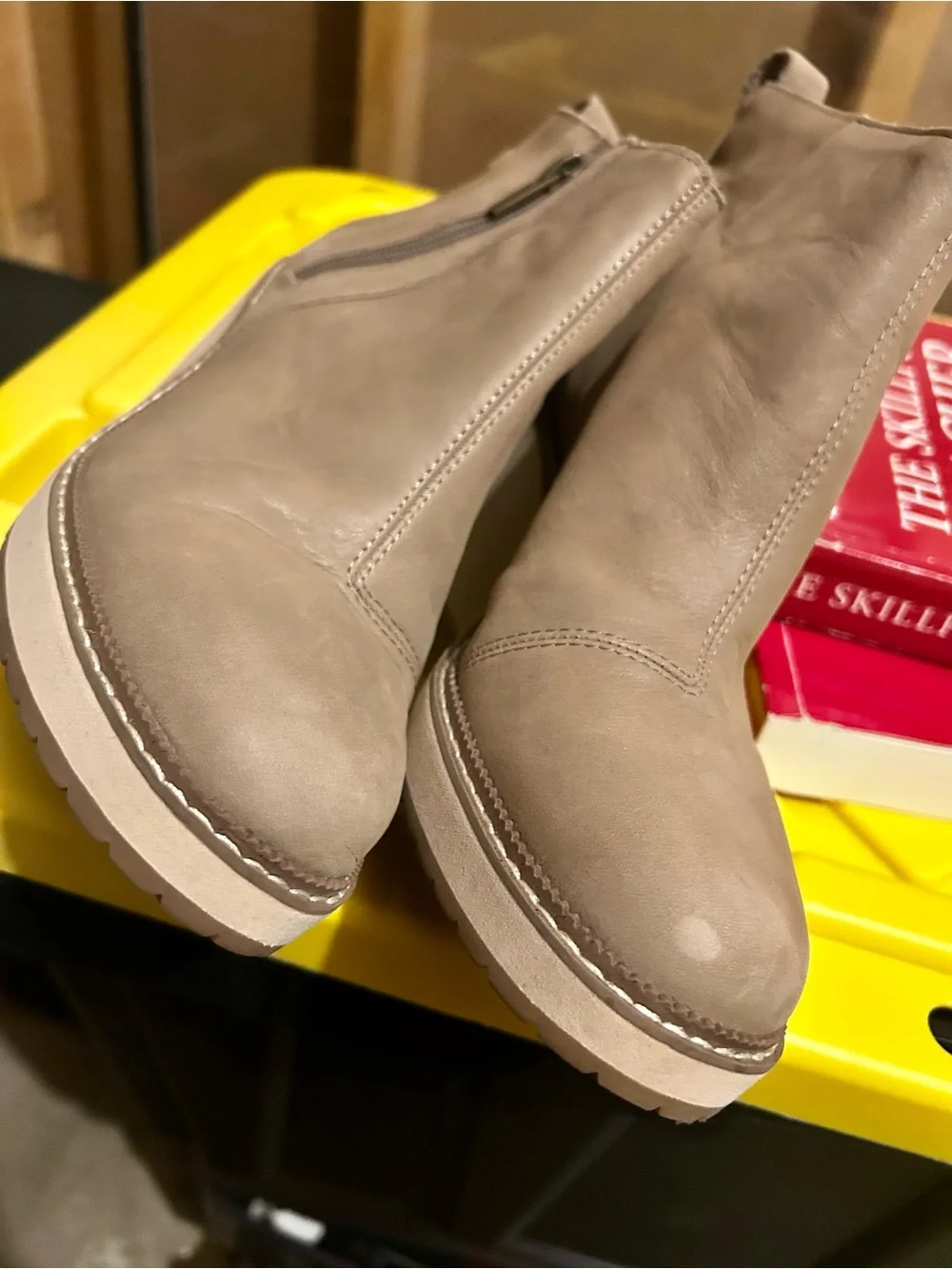 Toms stylish women